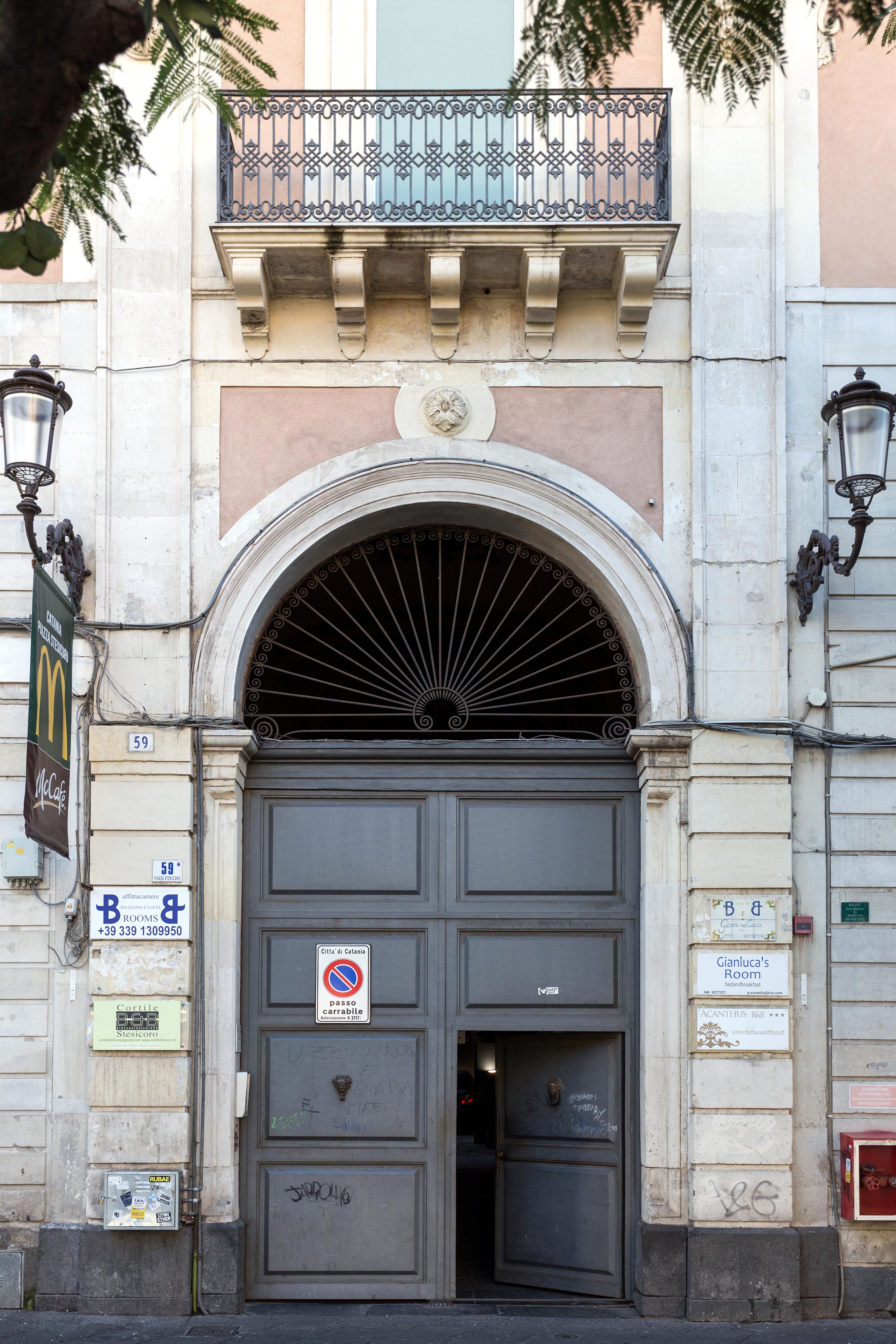 Da Gianni E Lucia Rooms With Bathroom In The City Center CTA Exterior foto