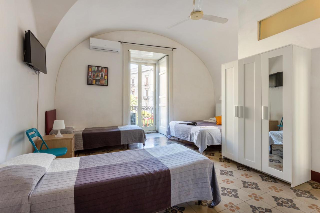 Da Gianni E Lucia Rooms With Bathroom In The City Center CTA Exterior foto