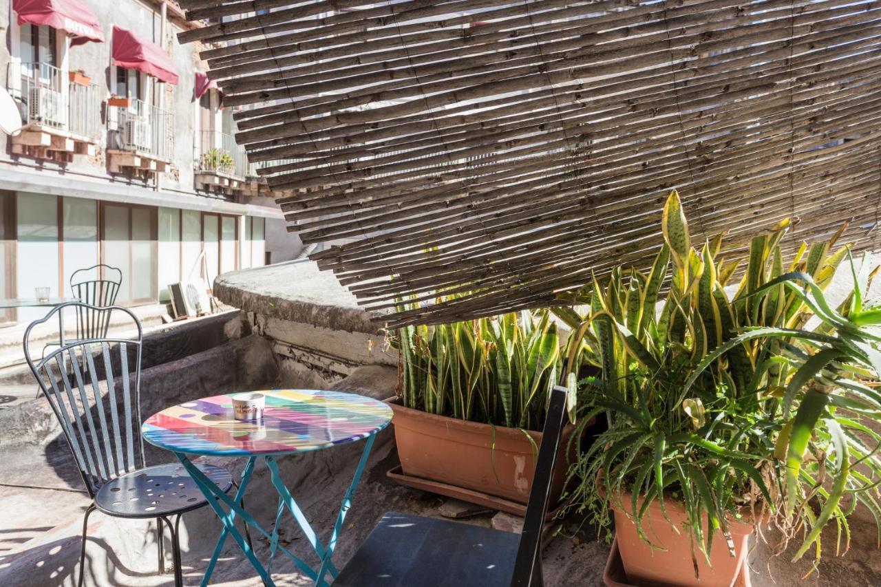Da Gianni E Lucia Rooms With Bathroom In The City Center CTA Exterior foto