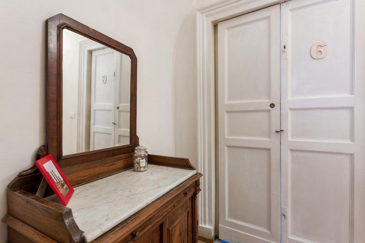 Da Gianni E Lucia Rooms With Bathroom In The City Center CTA Exterior foto