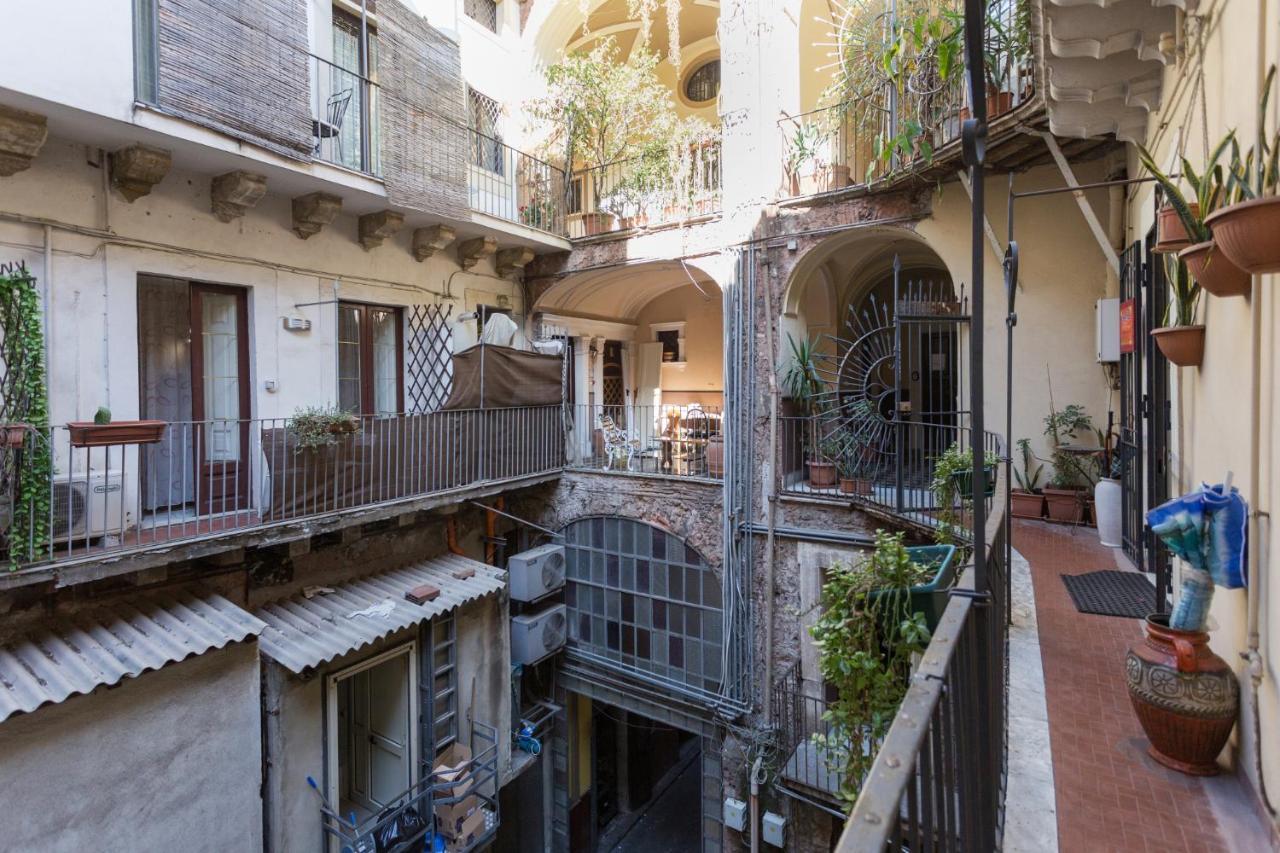 Da Gianni E Lucia Rooms With Bathroom In The City Center CTA Exterior foto