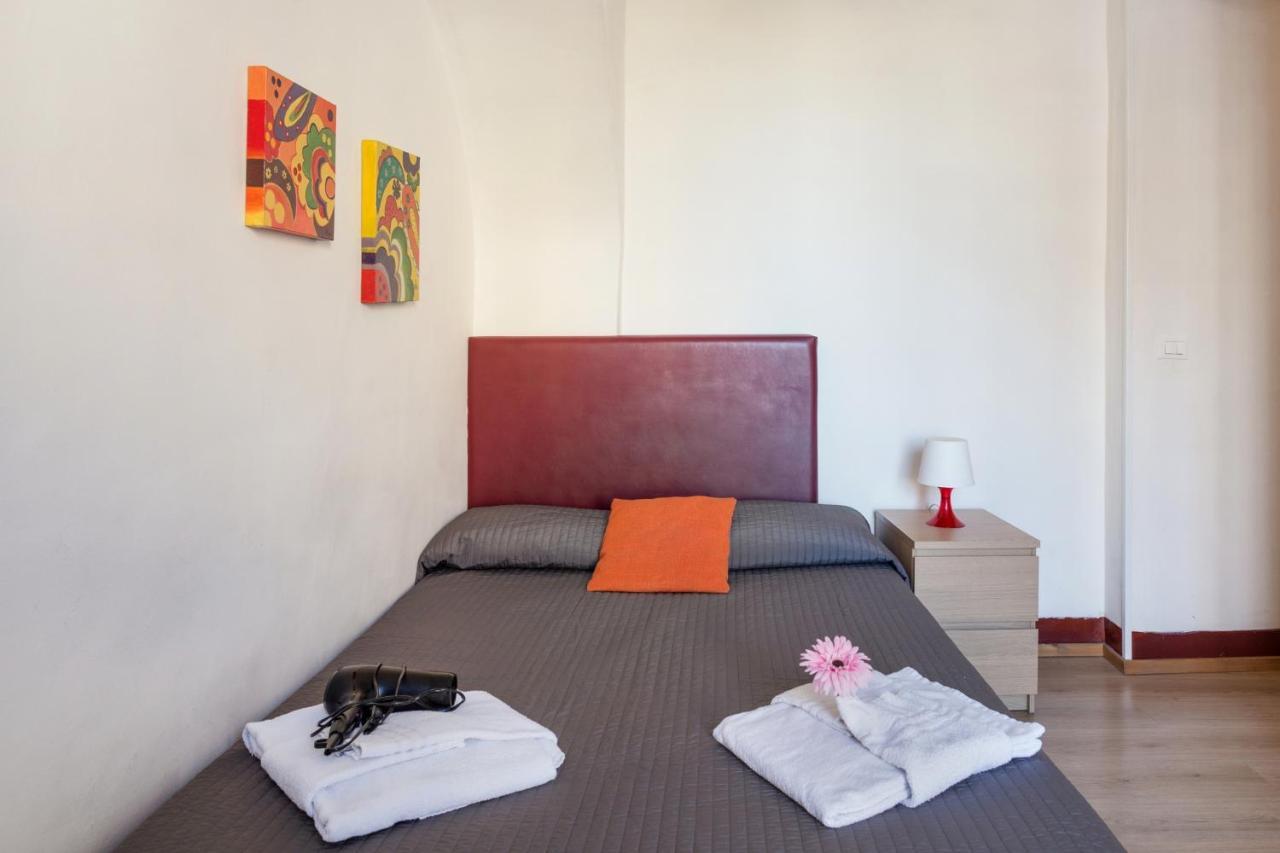 Da Gianni E Lucia Rooms With Bathroom In The City Center CTA Exterior foto