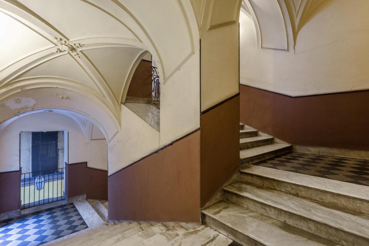 Da Gianni E Lucia Rooms With Bathroom In The City Center CTA Exterior foto